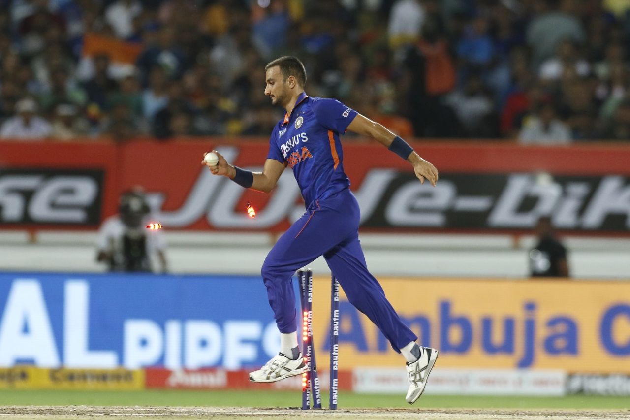 Harshal Patel whips off the bails to run out Quinton de Kock, India vs South Africa, 4th T20I, Rajkot, June 17, 2022
