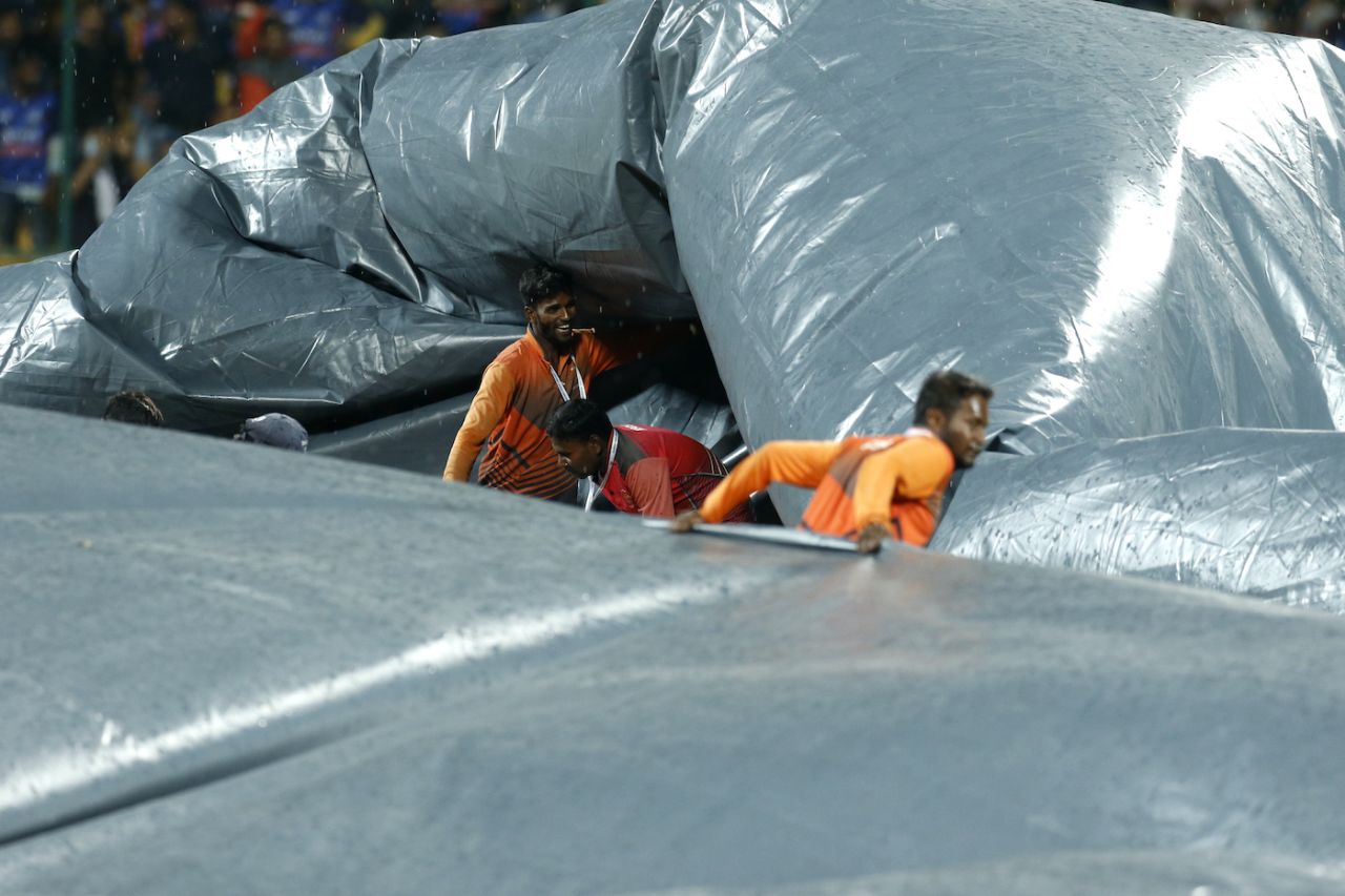 A short but heavy burst of rain delayed the start of play, India vs South Africa, 5th T20I, Bengaluru, June 19, 2022