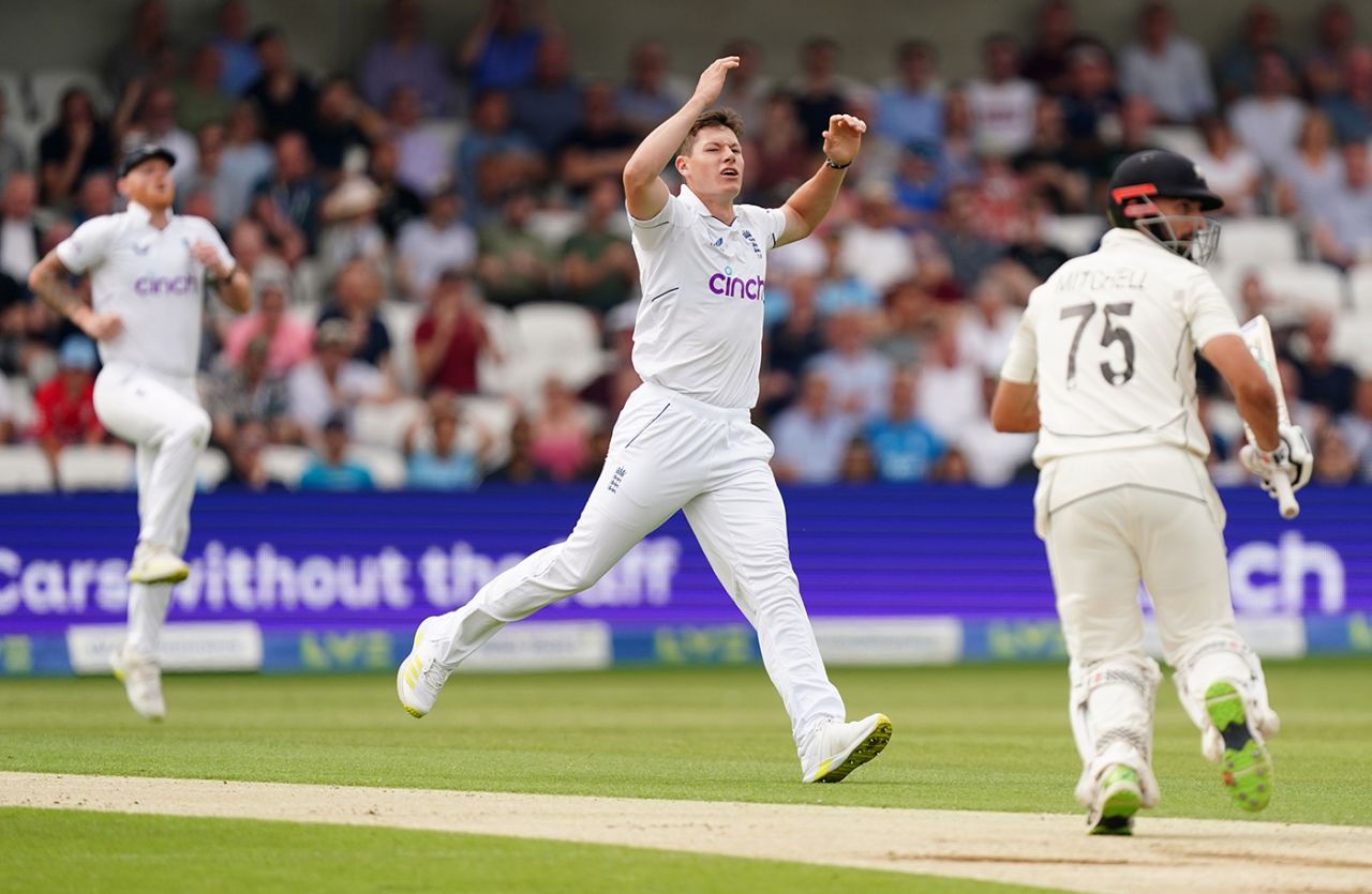 Matthew Potts reacts to a dropped catch, England vs New Zealand, 3rd Test, Headingley, 2nd day, June 24, 2022