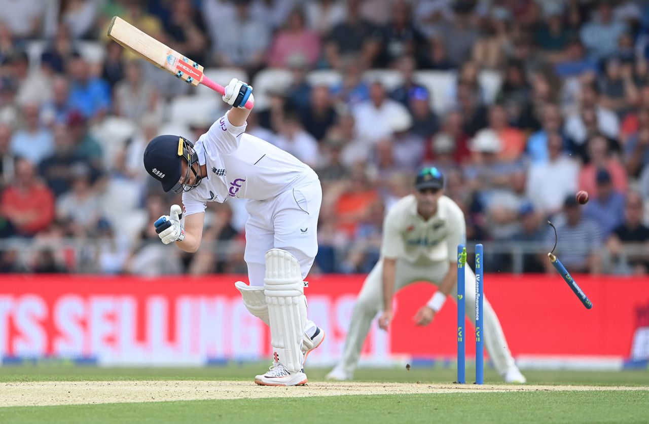 Ollie Pope loses his off stump, England vs New Zealand, 3rd Test, Headingley, 2nd day, June 24, 2022