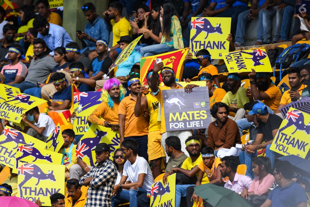 The Colombo crowd thanks Australia for making the trip, Sri Lanka vs Australia, 5th ODI, Colombo, June 24, 2022