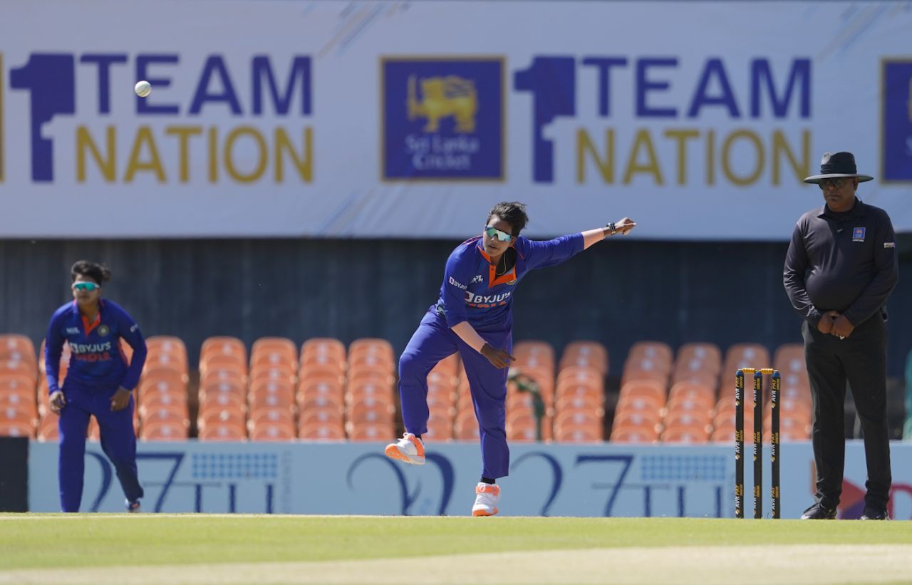 Deepti Sharma picked up two wickets at the death, Sri Lanka vs India, 2nd women's T20I, Dambulla, June 25, 2022