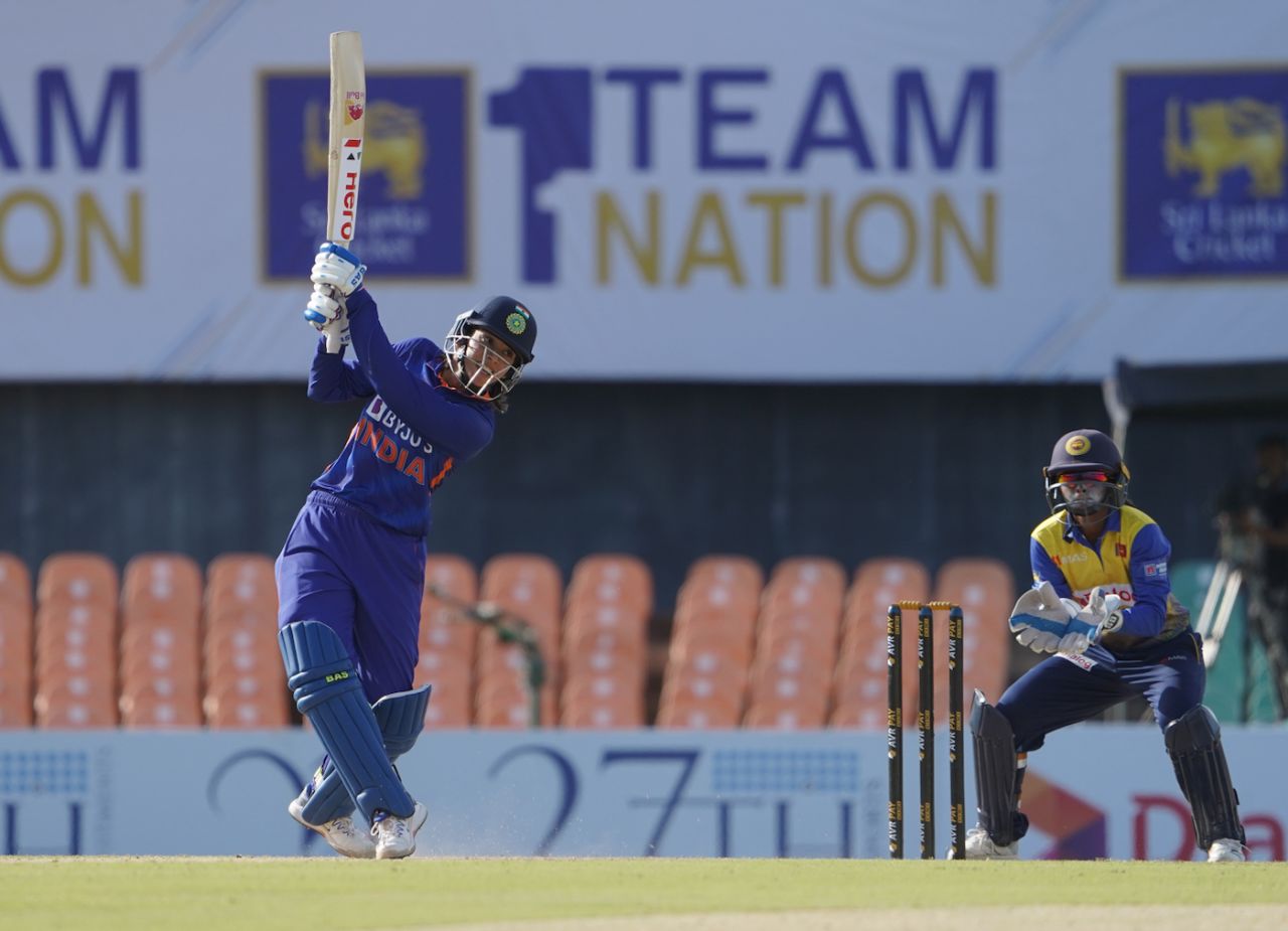 Smriti Mandhana anchored India's chase early on, Sri Lanka vs India, 2nd women's T20I, Dambulla, June 25, 2022