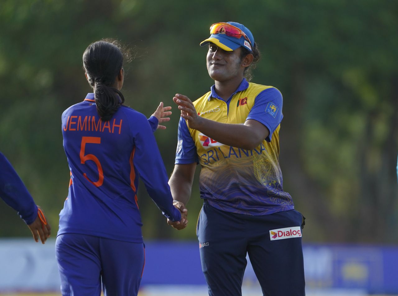 Chamari Athapaththu and Jemimah Rodrigues share a post-match handshake, Sri Lanka vs India, 2nd women's T20I, Dambulla, June 25, 2022