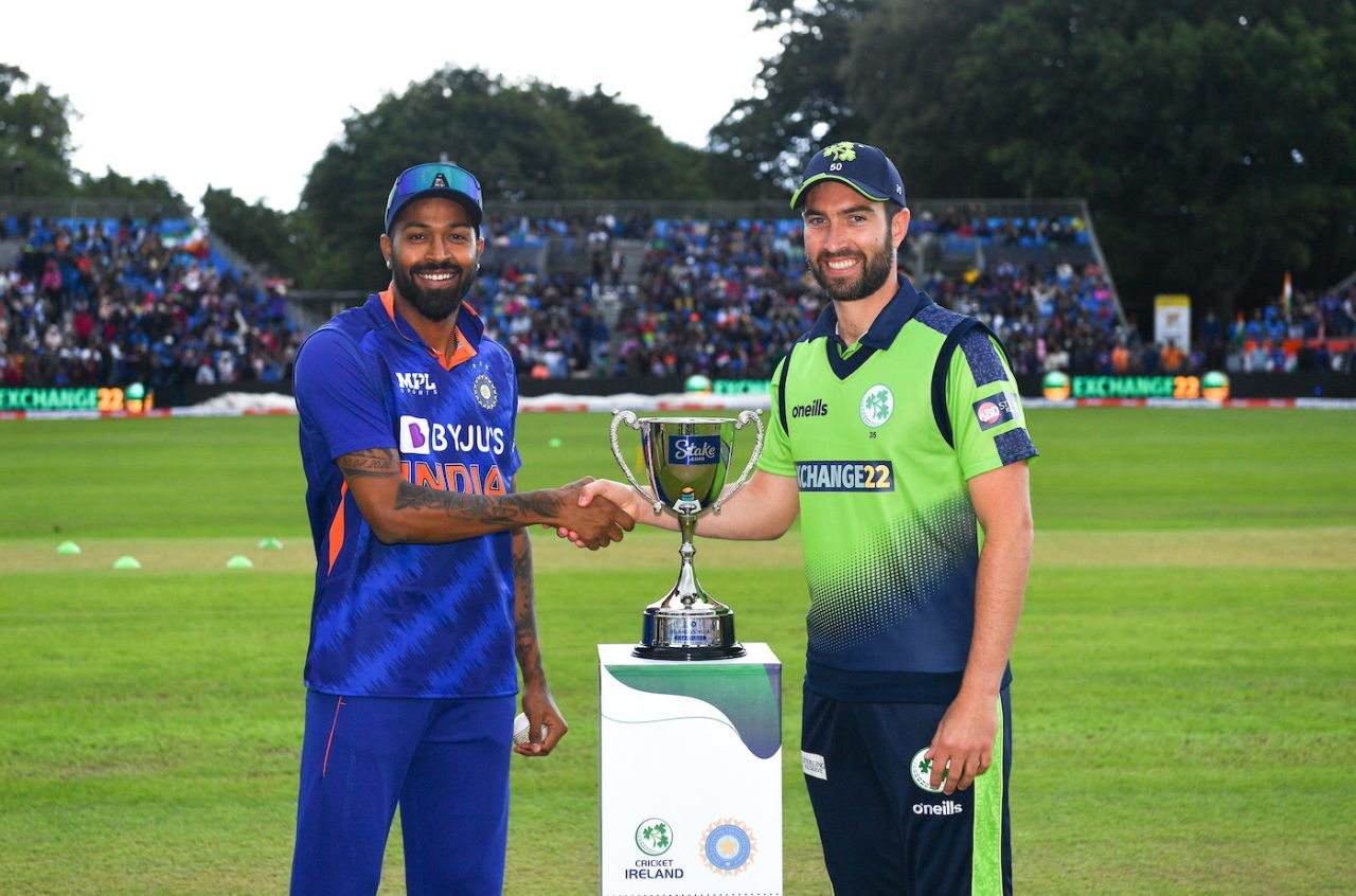 Hardik Pandya and Andy Balbirnie in front of the trophy, Ireland vs India, 1st T20I, Dublin, June 26, 2022