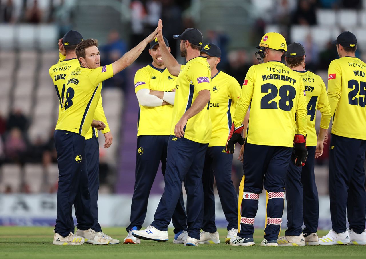 Liam Dawson gets a high five, Hampshire vs Gloucestershire, Vitality Blast, Ageas Bowl, July 1, 2022