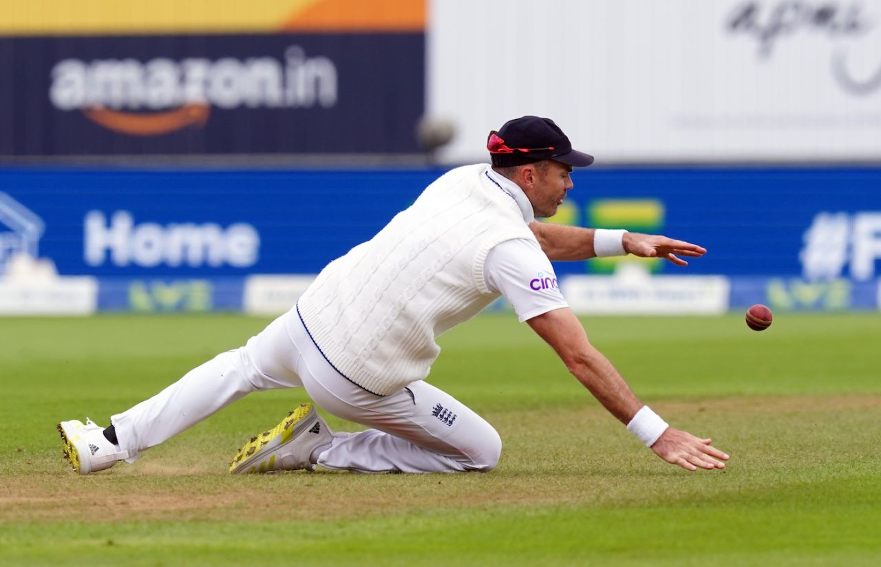 Matthew Potts could have got rid of Ravindra Jadeja, but James Anderson spilt the chance at cover, England vs India, 5th Test, Birmingham, 4th day, July 4, 2022