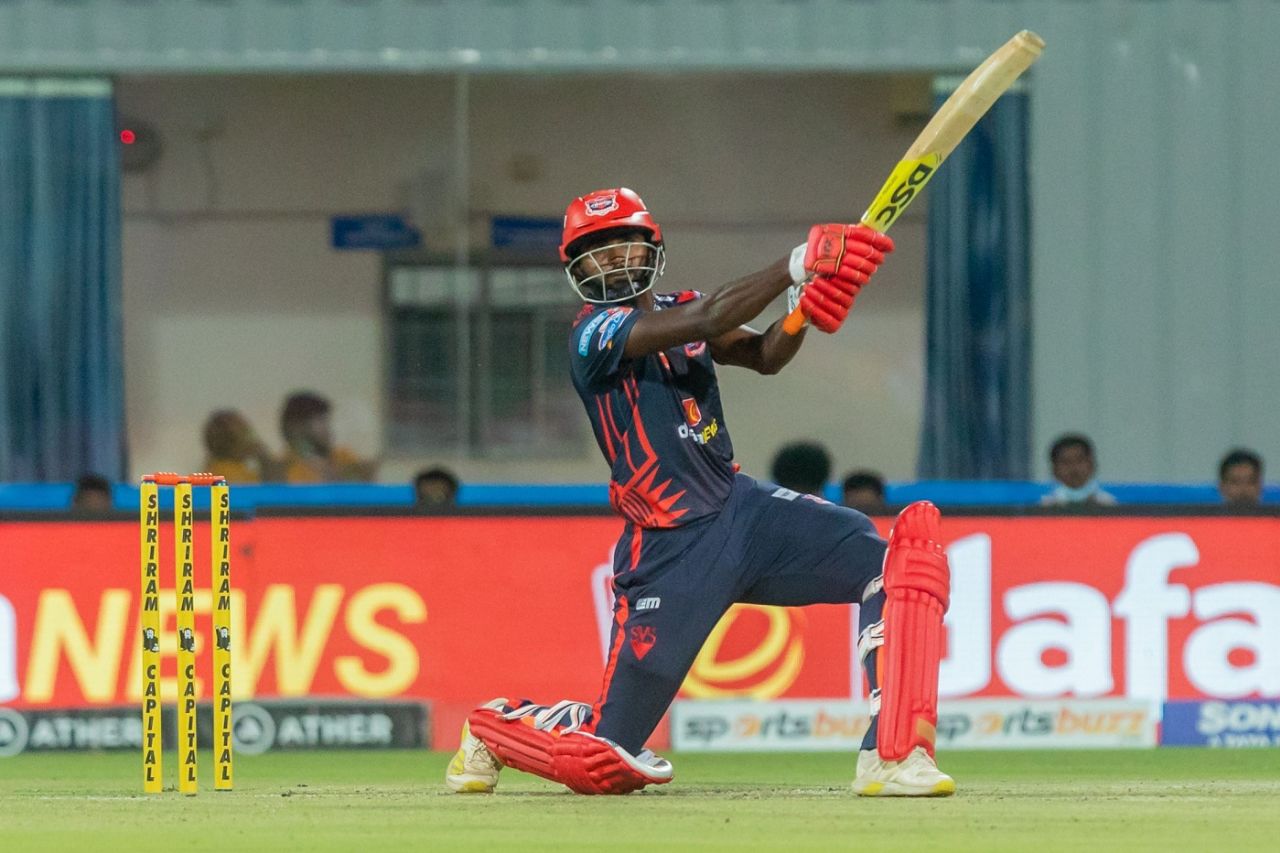 M Mohammed scythes a six over the off side, Dindigul Dragons vs IDream Tiruppur Tamizhans, TNPL 2022, Dindigul, July 4, 2022