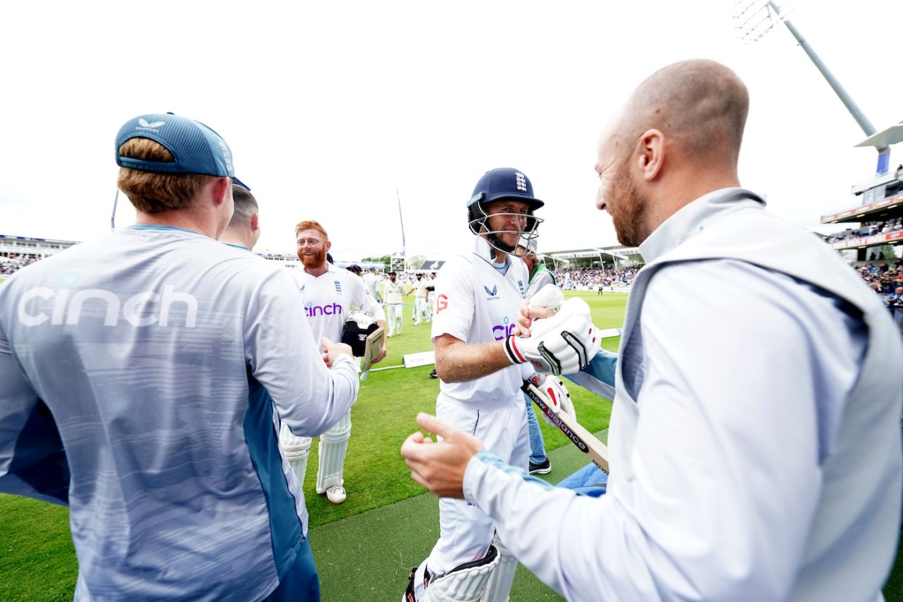 Joe Root and Jonny Bairstow are greeted by team-mates after victory, England vs India, 5th Test, Birmingham, 5th day, July 5, 2022