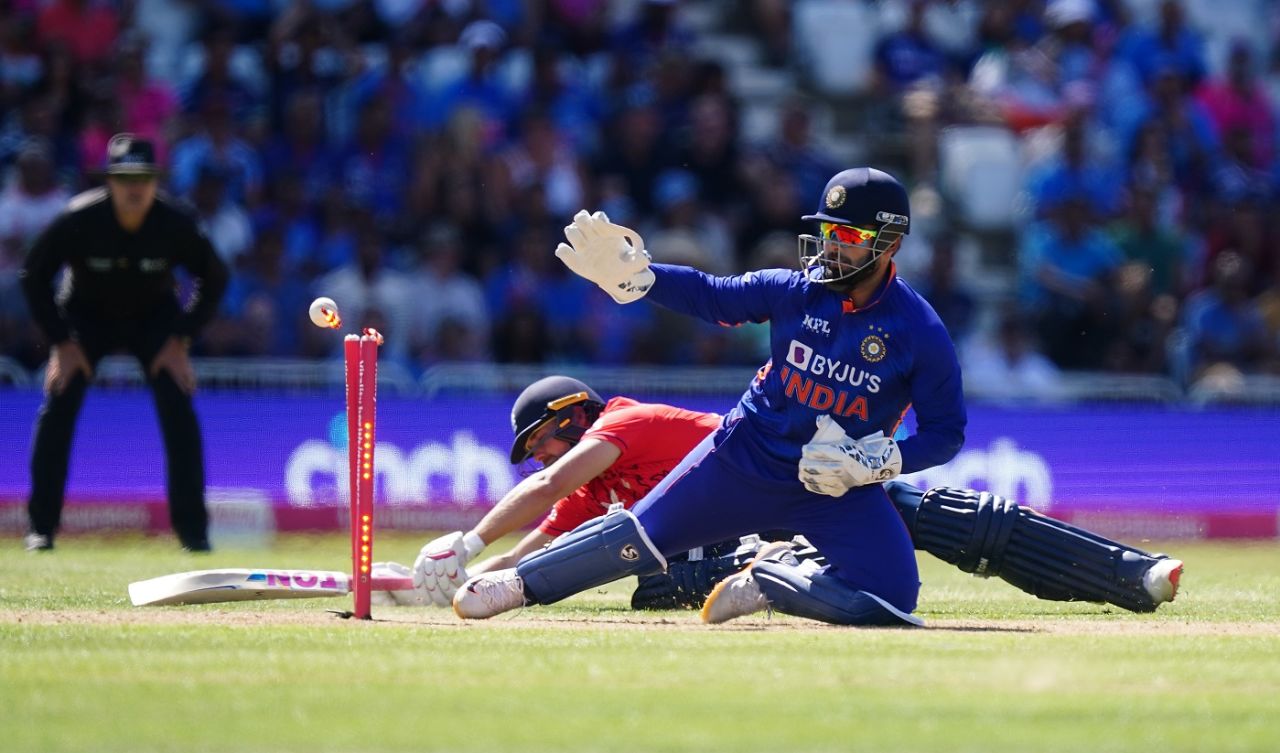 Rishabh Pant attempts a run-out, England vs India, 3rd T20I, Nottingham, July 10, 2022