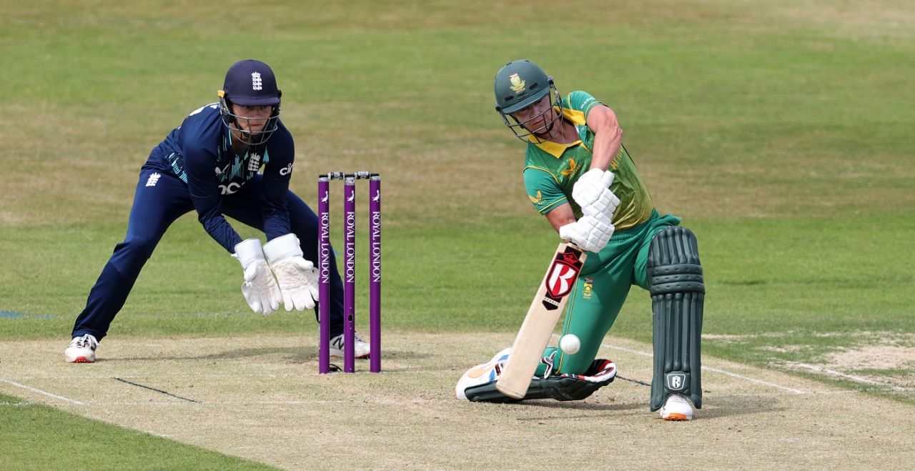 Marizanne Kapp gets down to thump Sophie Ecclestone over the infield, England vs South Africa, 1st women's ODI, Nottingham, July 11, 2022