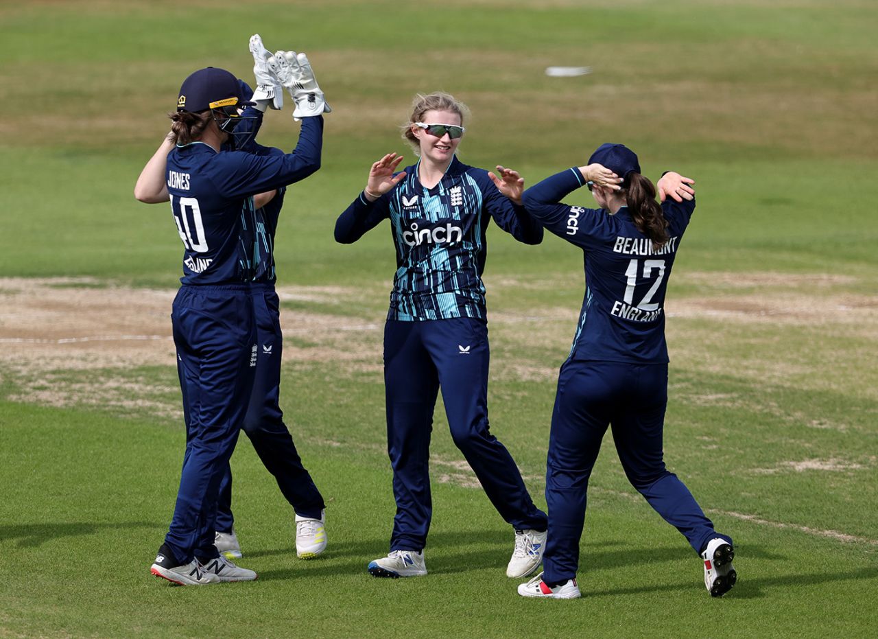 Charlie Dean celebrates with team-mates after taking the wicket of Laura Wolvaardt, England vs South Africa, 1st women's ODI, Nottingham, July 11, 2022