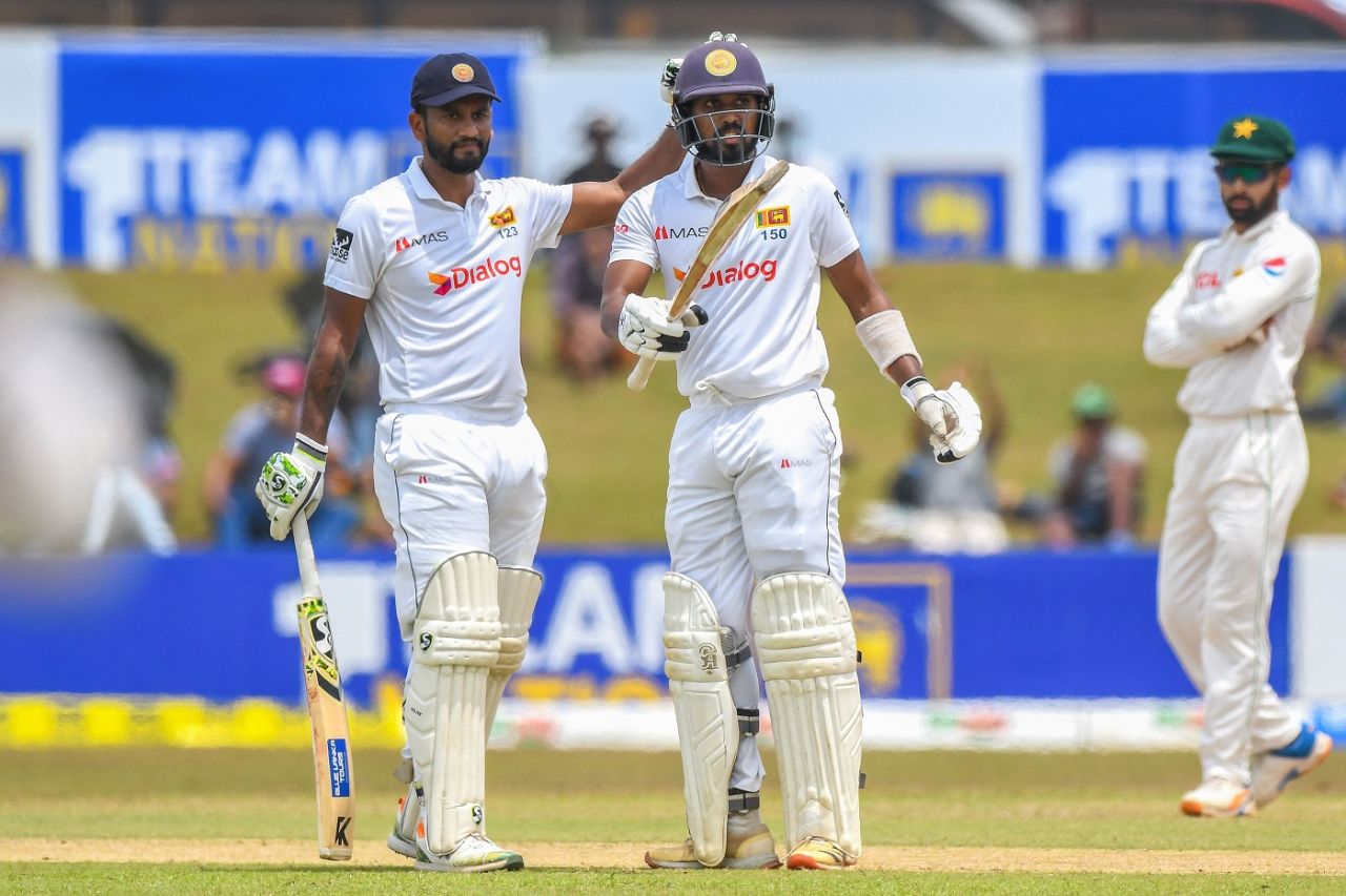 Oshada Fernando celebrates his fifty with Dimuth Karunaratne, Sri Lanka vs Pakistan, 2nd Test, Galle, 1st day, July 24, 2022