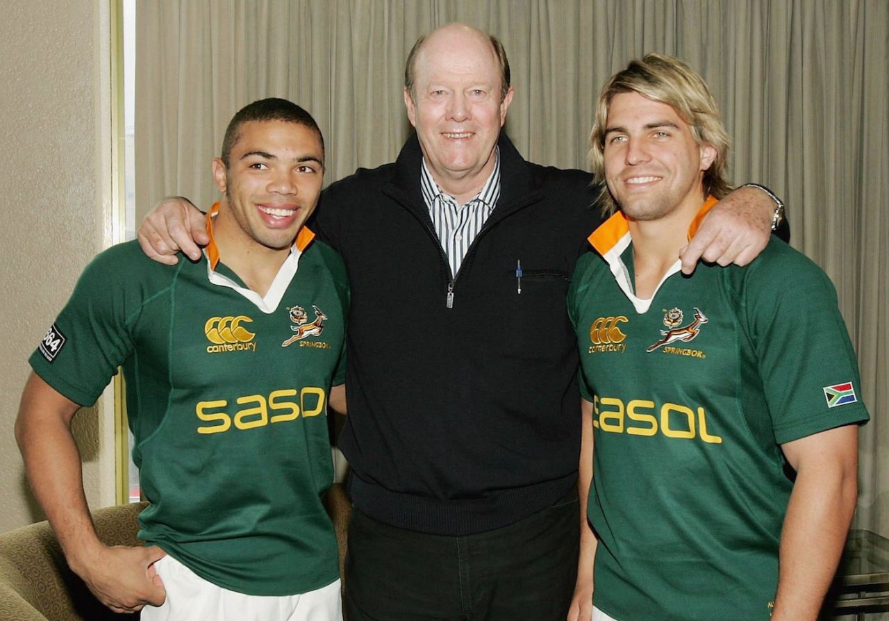 Tony Greig with South African rugby players Bryan Haban and Wynand Olivier during the South Africa Tri Nations Tour, Sydney, August 4, 2006