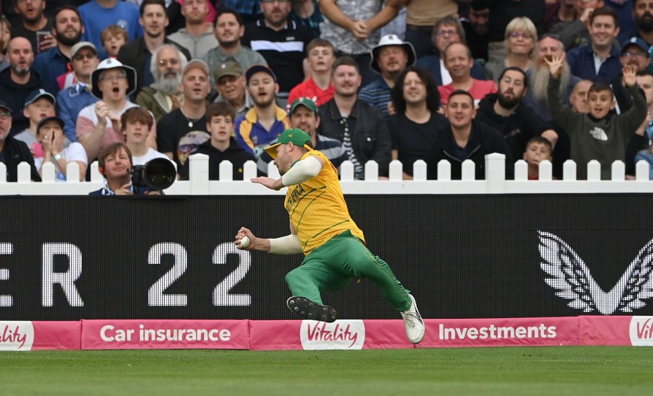 David Miller takes the catch to dismiss Jos Buttler in the first T20I fixture, England vs South Africa, Bristol, July 27, 2022