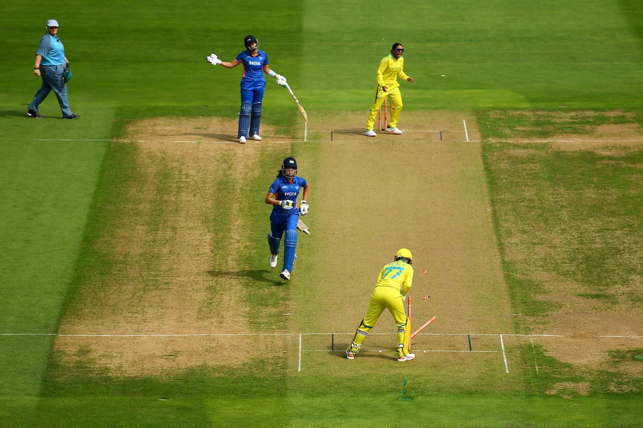 Yastika Bhatia is run out after a spot of miscommunication with Shafali Verma, Australia vs India, Commonwealth Games, Birmingham, July 29, 2022