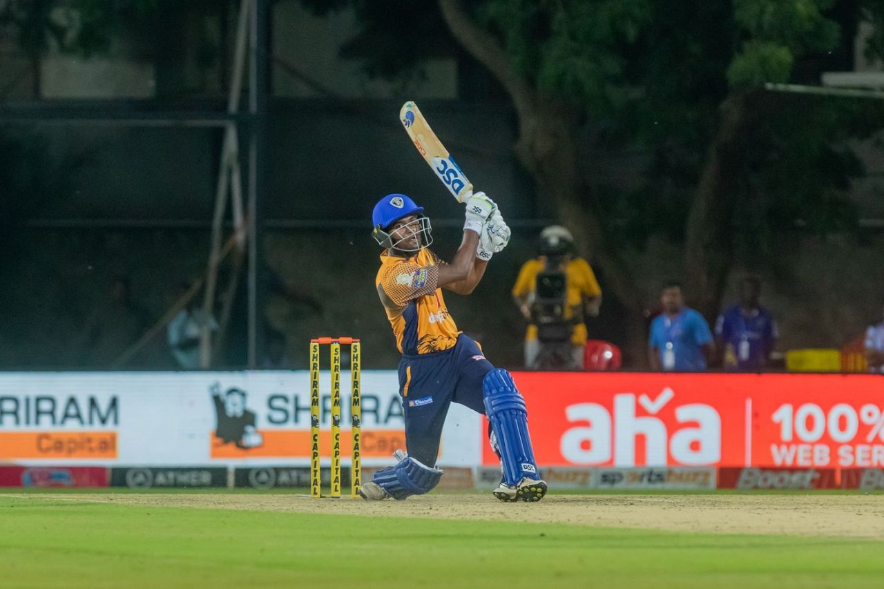 G Ajitesh swings one away, Lyca Kovai Kings vs Nellai Royal Kings, TNPL 2022, Coimbatore, July 29, 2022