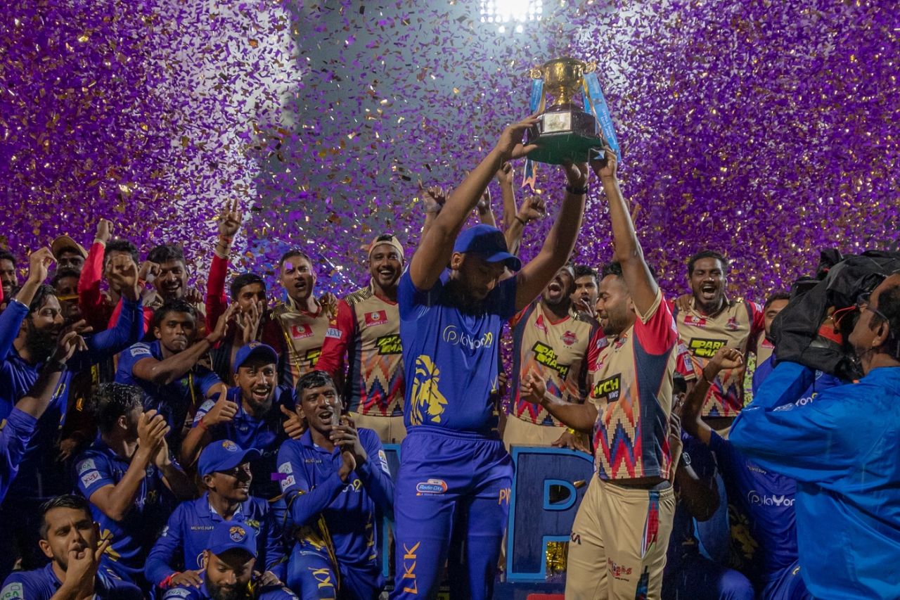 M Shahrukh Khan's Lyca Kovai Kings and M Kaushik Gandhi's Chepauk Super Gillies share the TNPL trophy, Lyca Kovai Kings vs Chepauk Super Gillies, TNPL 2022 final, Coimbatore, July 31, 2022