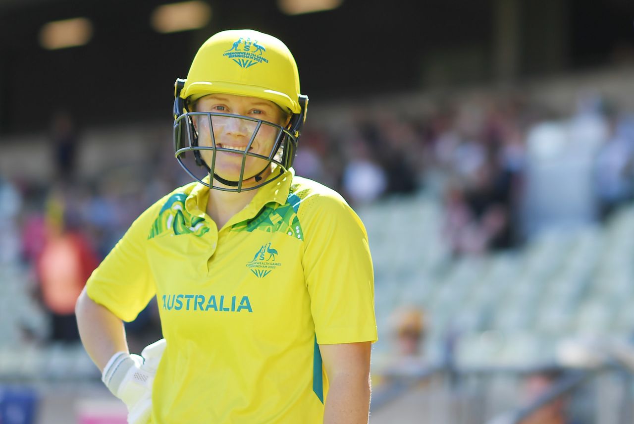 Alyssa Healy waits to have a go, Australia vs Pakistan, Commonwealth Games, Birmingham, August 3, 2022