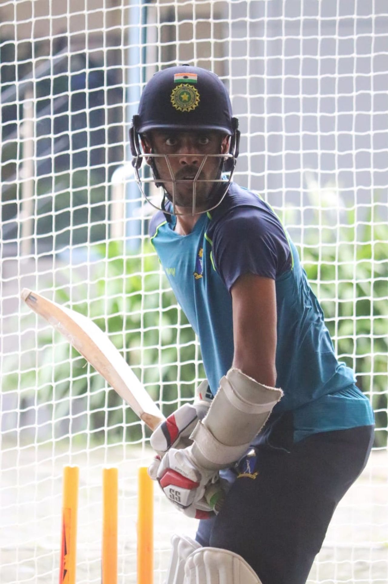 Abhimanyu Easwaran sets up during practice in Bengal's pre-season nets, August 3, 2022