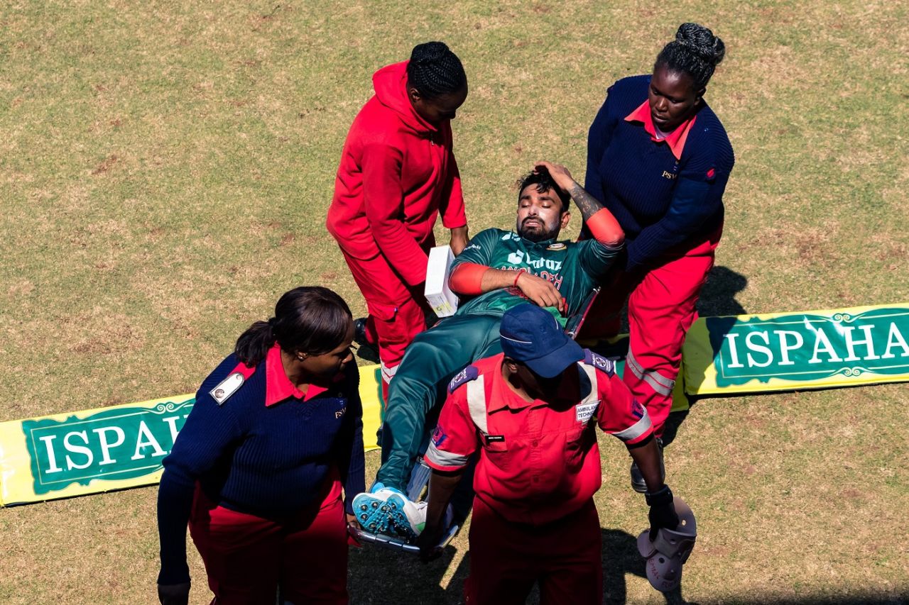 Litton Das was stretchered off due to a hamstring injury, Zimbabwe vs Bangladesh, 1st ODI, Harare, August 5, 2022