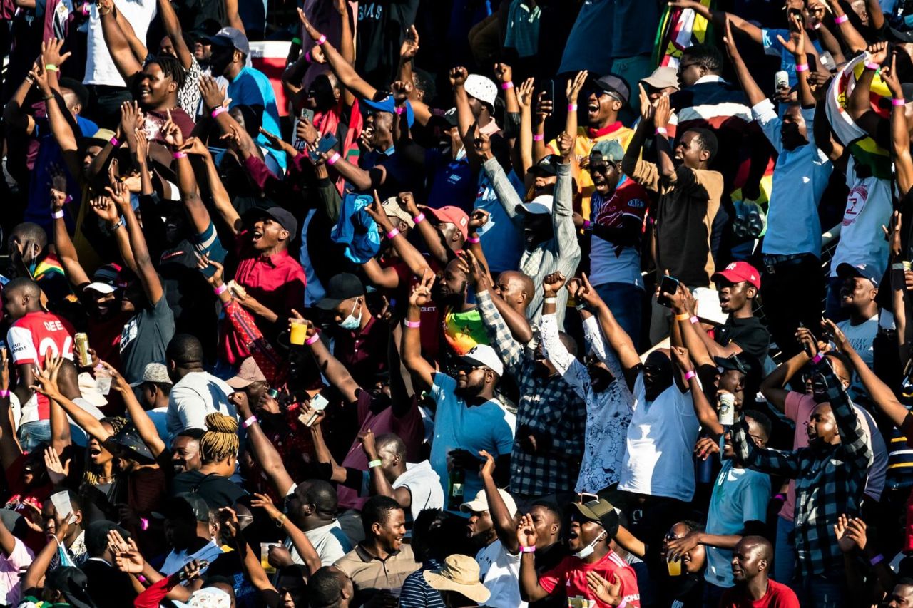 The Harare crowd enjoys a fabulous fightback from Zimbabwe, Zimbabwe vs Bangladesh, 2nd ODI, Harare, August 7, 2022