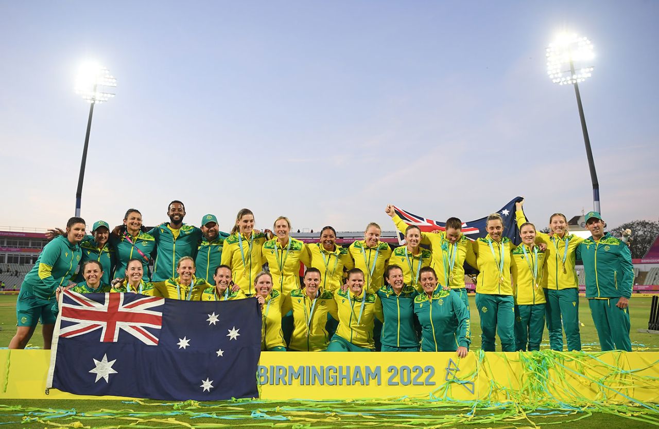 Australia celebrate their latest tournament success, Australia vs India, Commonwealth Games 2022 final, Birmingham, August 7, 2022
