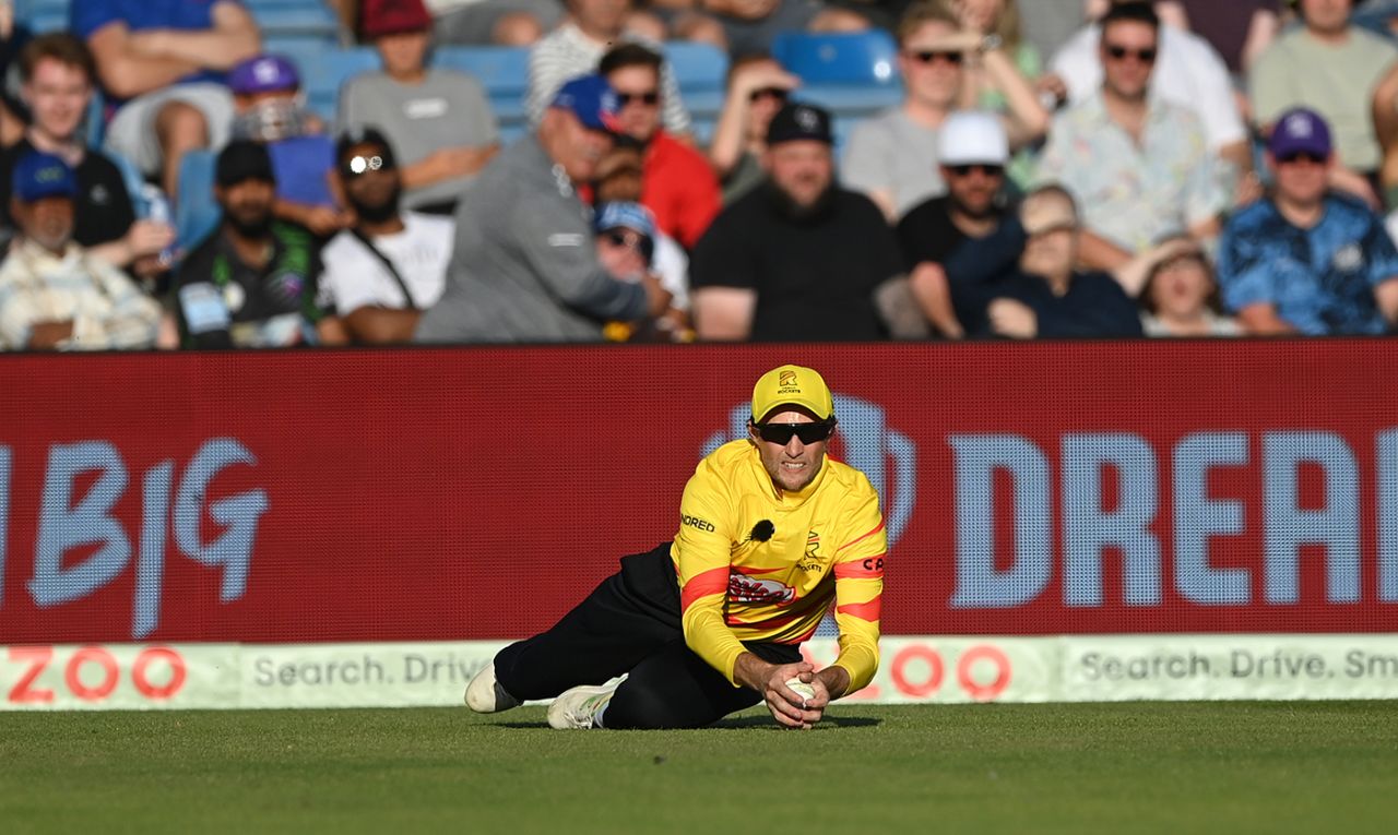 Joe Root holds on to a diving catch, Northern Superchargers vs Trent Rockets, Men's Hundred, Headingley, August 9, 2022