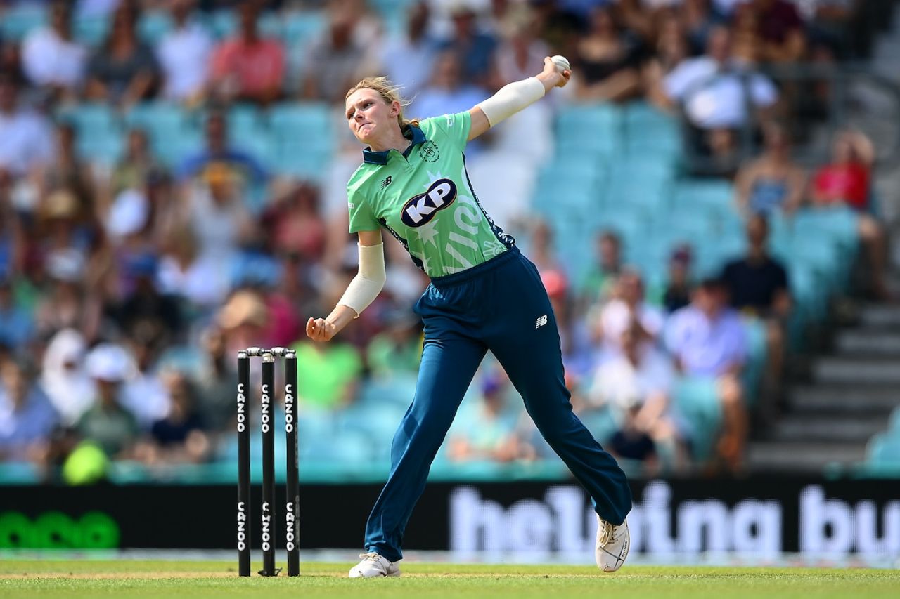 Sophia Smale picked up two wickets while giving away only 12 runs in her quota of 20 balls, Oval Invincibles vs Southern Brave, Women's Hundred, The Oval, August 14, 2022
