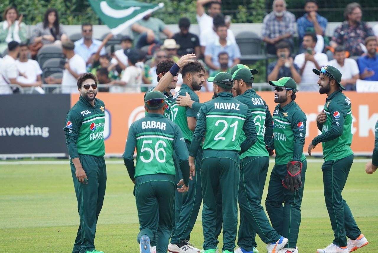 Haris Rauf, along with all the fielders, celebrates the wicket of Wesley Barresi, Netherlands vs Pakistan, 1st ODI, Rotterdam, August 16, 2022