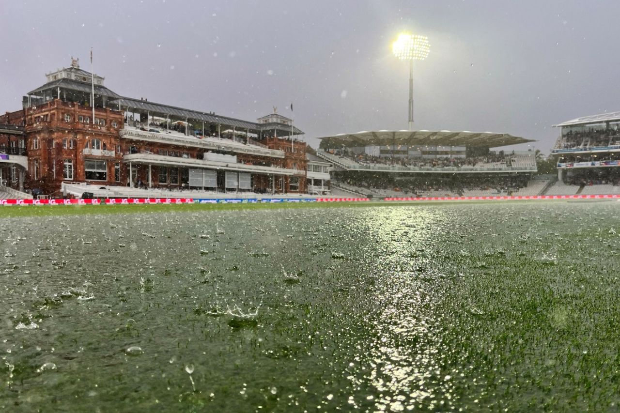 Rain wrote off the afternoon session of the first day at Lord's, England vs South Africa, 1st LV= Insurance Test, Lord's, August 17, 2022