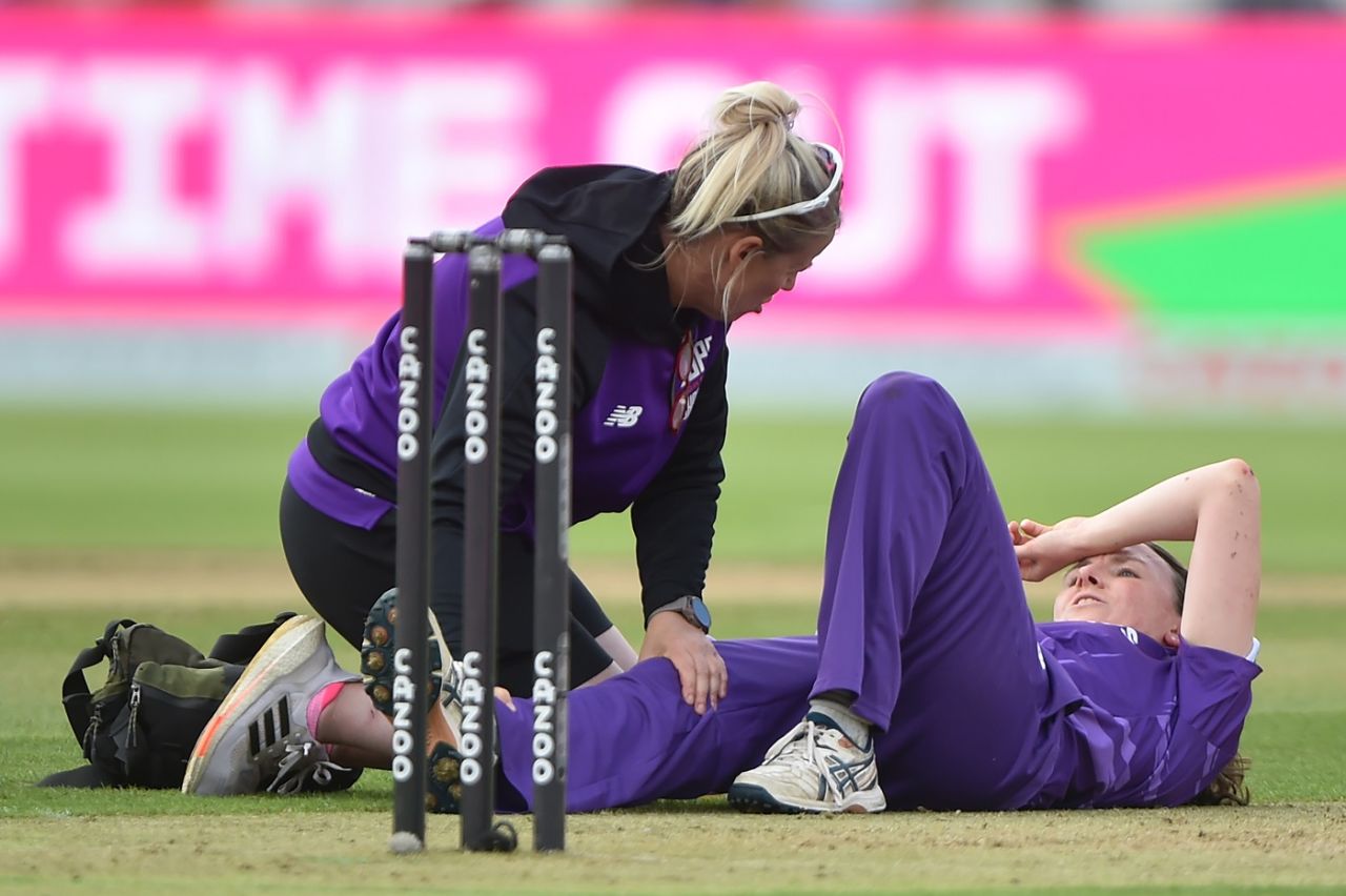 Beth Langston slipped in her delivery stride and hurt herself, Birmingham Phoenix vs Northern Superchargers, Women's Hundred, Edgbaston, August 19, 2022