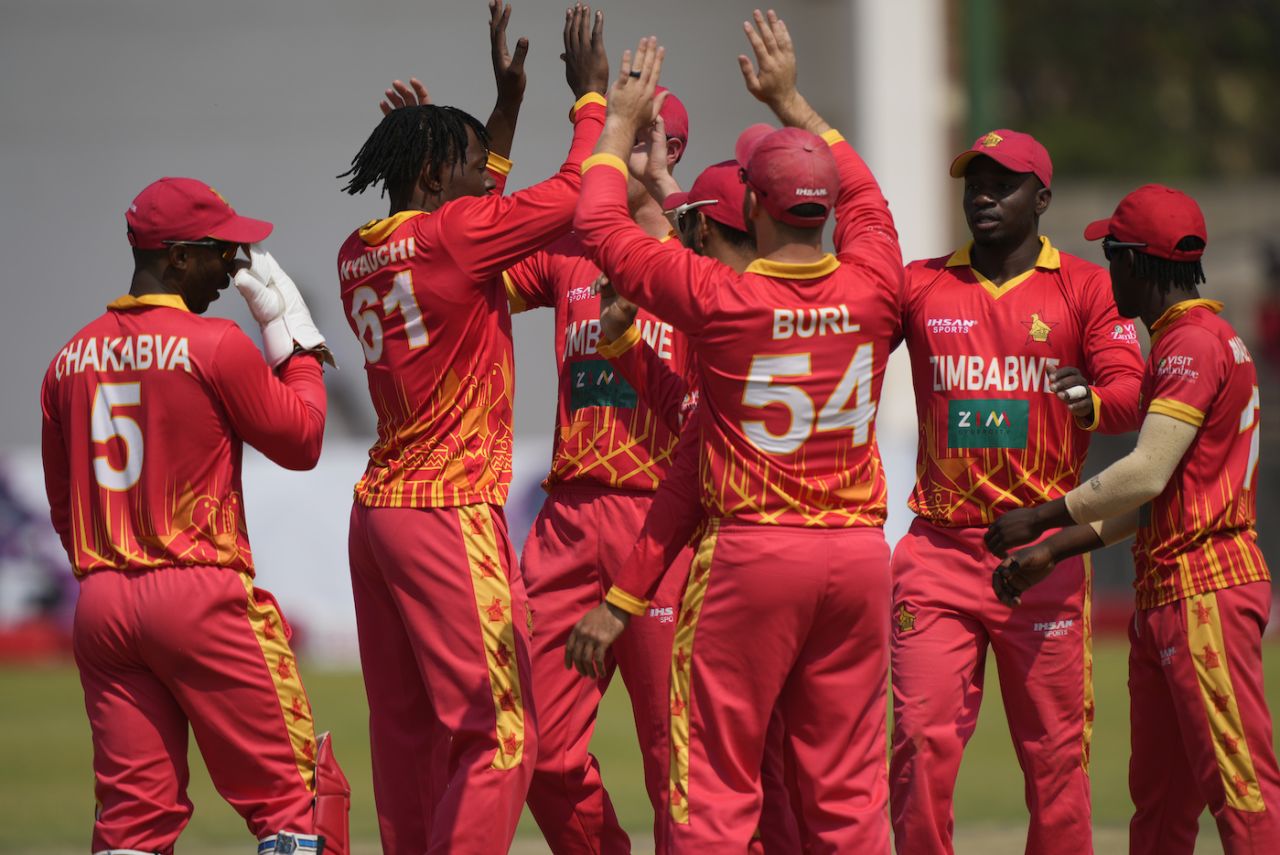 Victor Nyauchi picked up the first wicket for Zimbabwe, Zimbabwe vs India, 2nd ODI, Harare, August 20, 2022