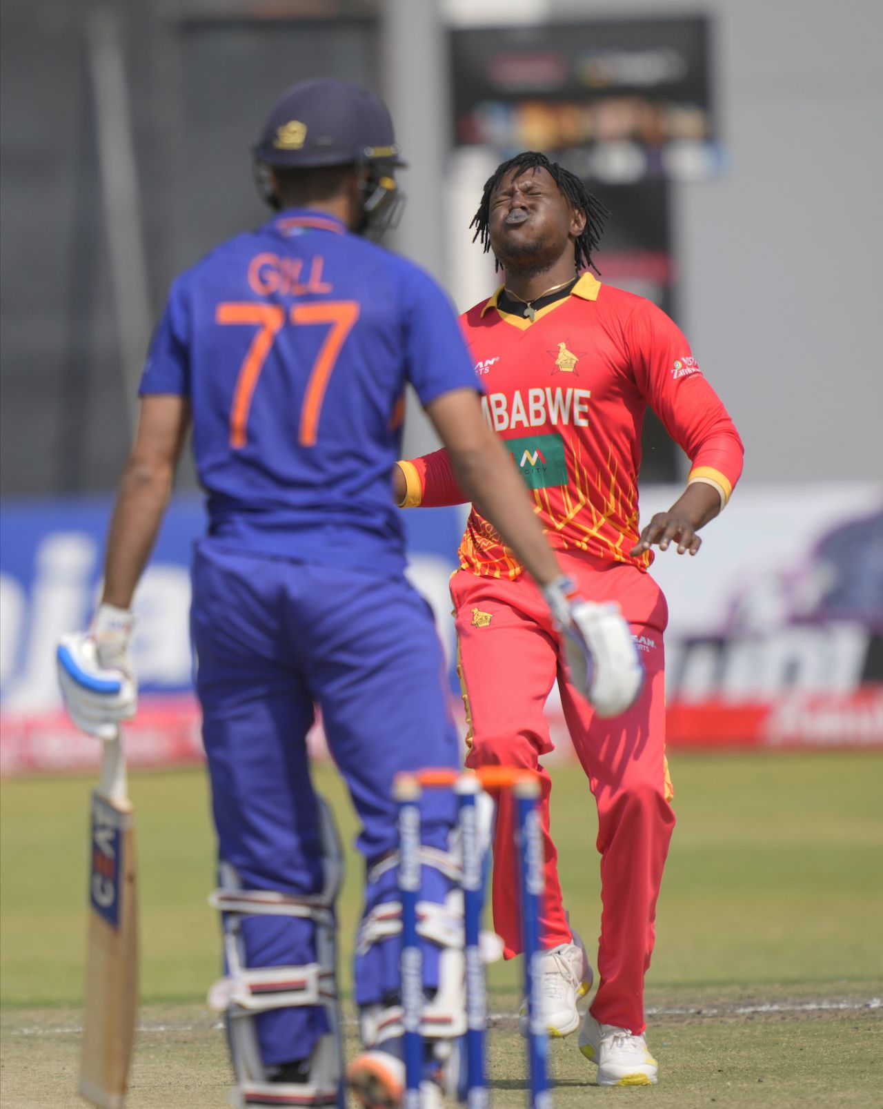 Victor Nyayuchi thought he might have had Shubman Gill there, Zimbabwe vs India, 2nd ODI, Harare, August 20, 2022