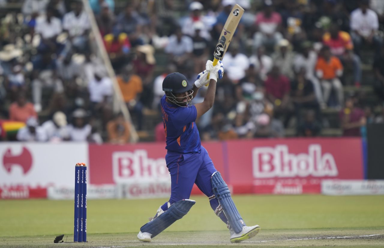 Sanju Samson finishes the job with a six down the ground, Zimbabwe vs India, 2nd ODI, Harare, August 20, 2022