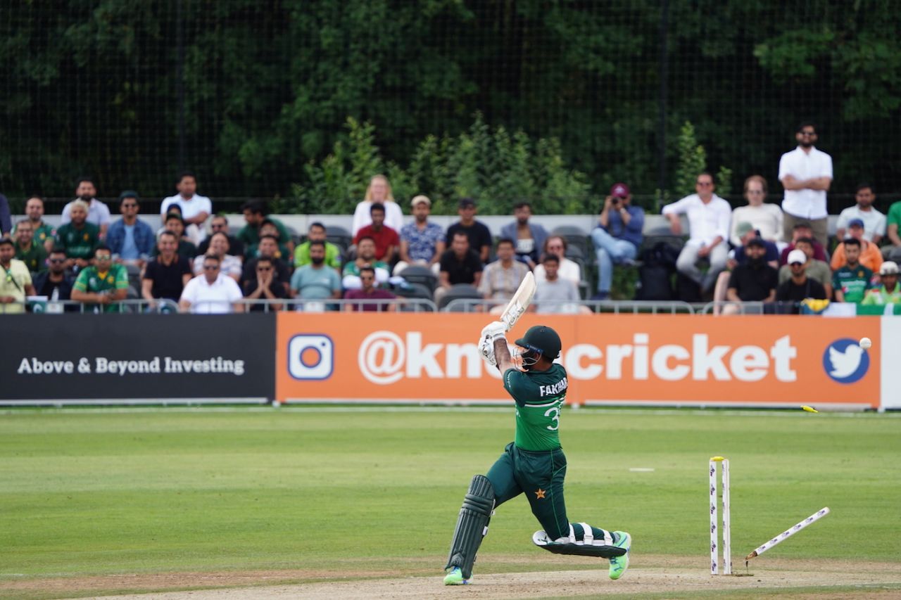 Fakhar Zaman lost his off stump to a wild heave, Netherlands vs Pakistan, 3rd ODI, Rotterdam, August 21, 2022