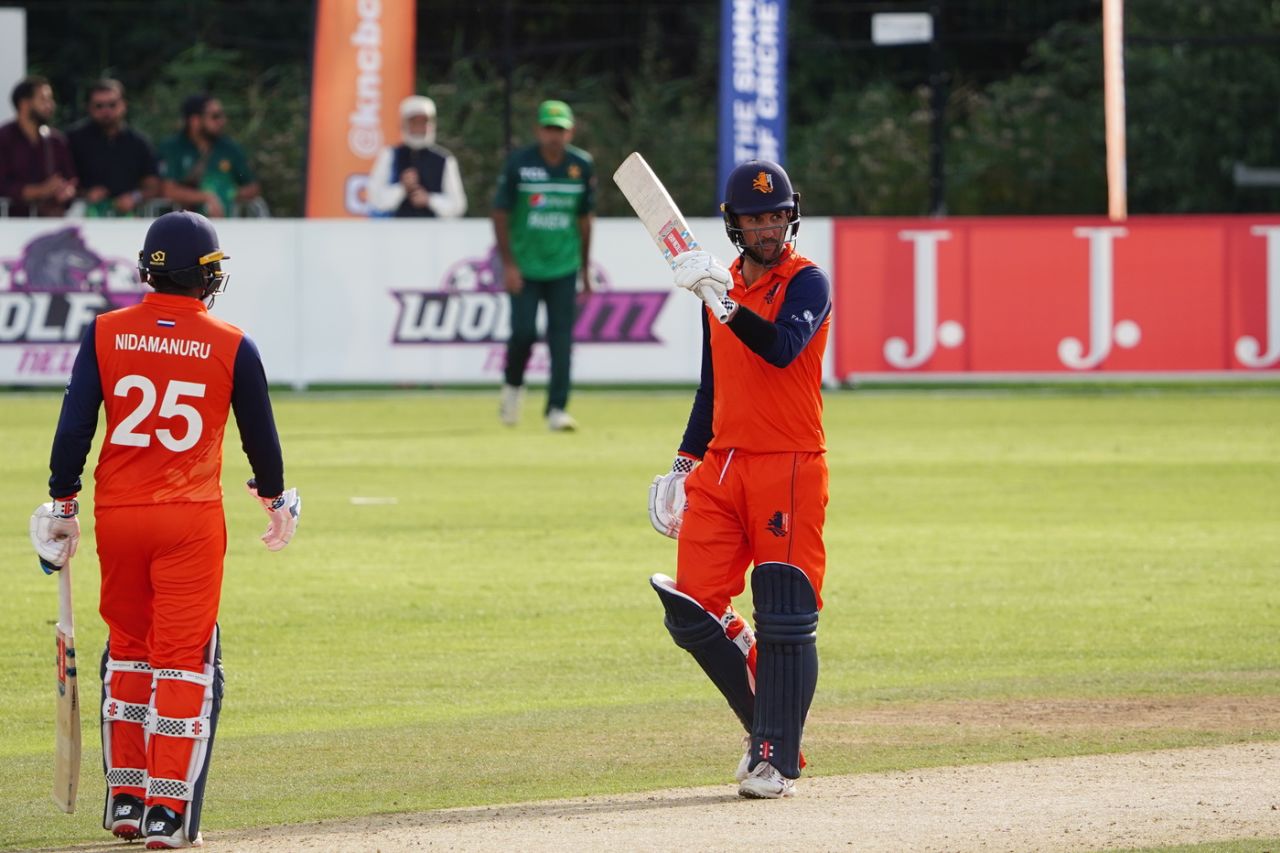 Tom Cooper celebrates his half-century, Netherlands vs Pakistan, 3rd ODI, Rotterdam, August 21, 2022