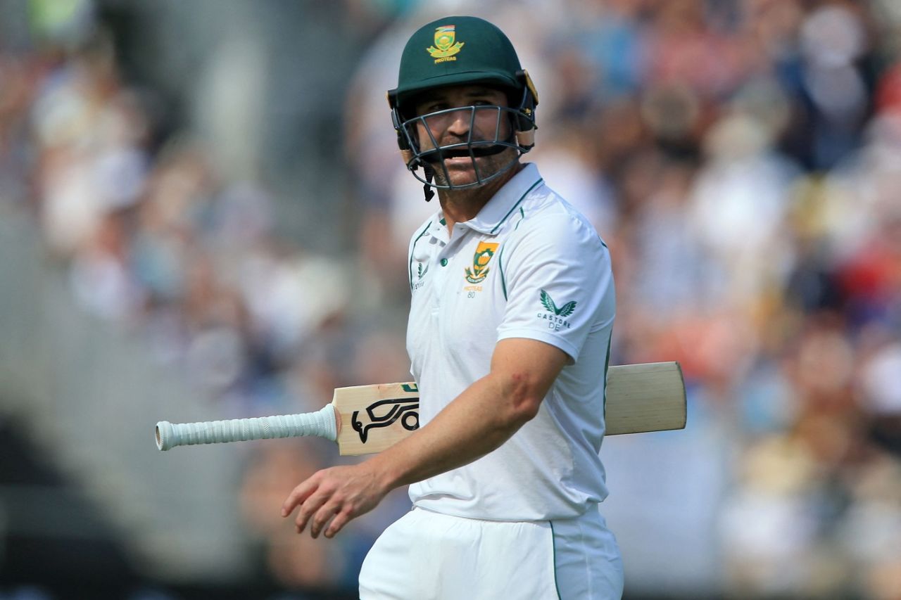 Dean Elgar walks back dejectedly after falling for 11, England vs South Africa, 2nd Test, Manchester, 3rd day, August 27, 2022