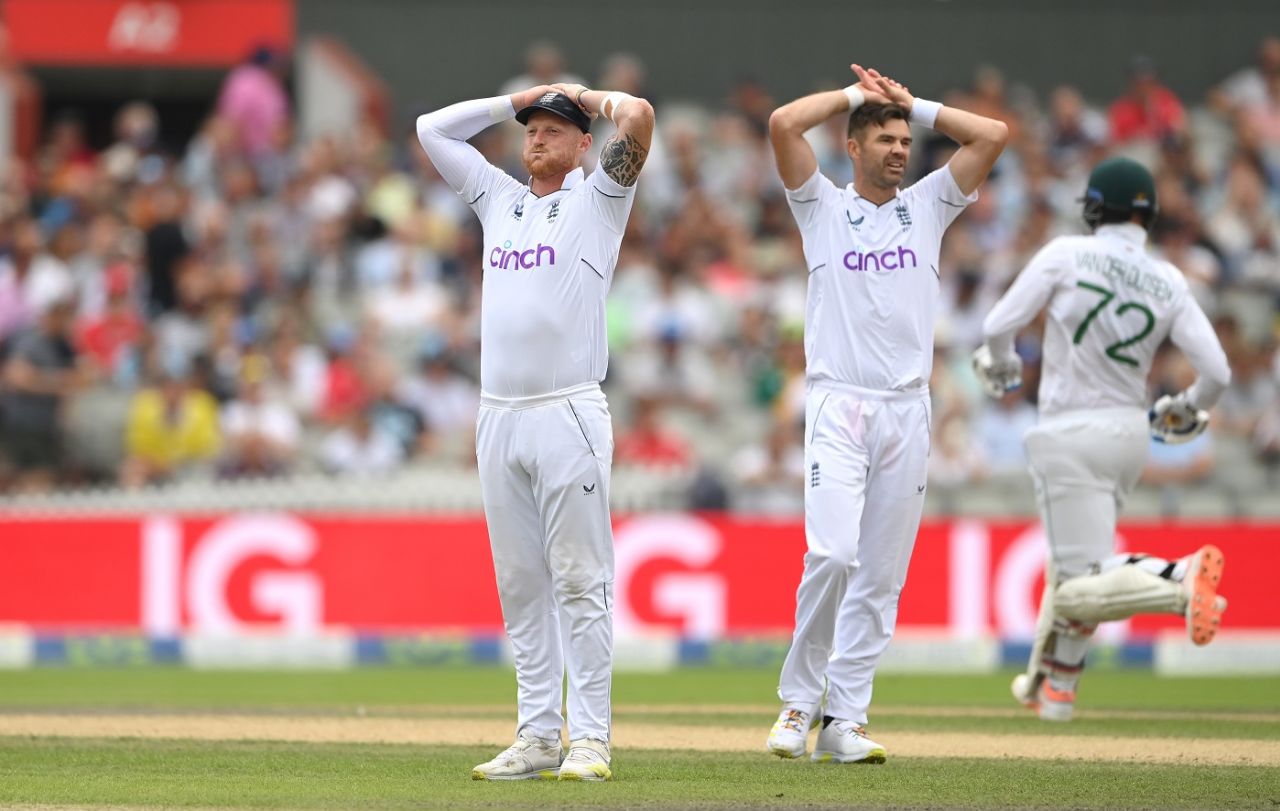 Ben Stokes and James Anderson react after a near miss, England vs South Africa, 2nd Test, Manchester, 3rd day, August 27, 2022