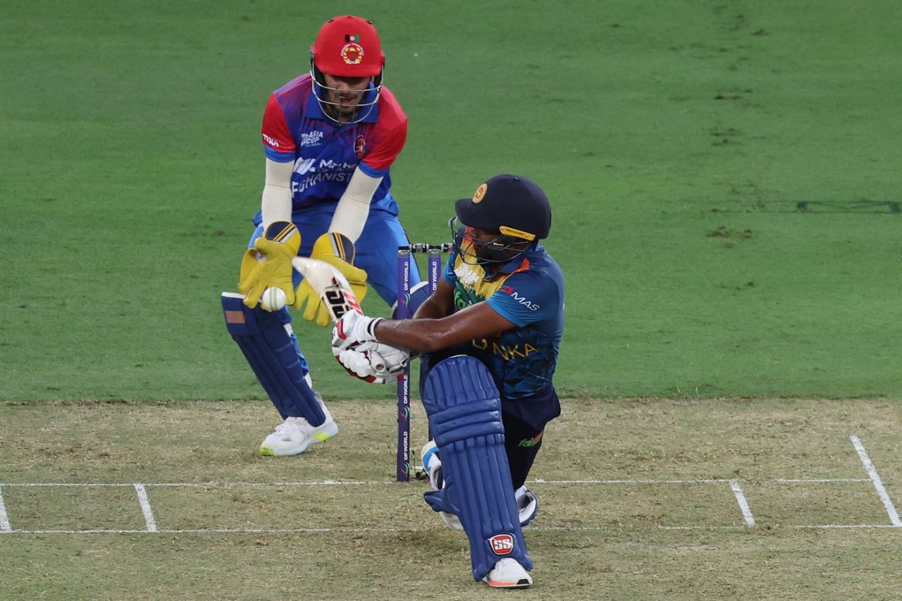 Bhanuka Rajapaksa brings out the sweep, Afghanistan vs Sri Lanka, Group B, Asia Cup 2022, Dubai, August 27, 2022