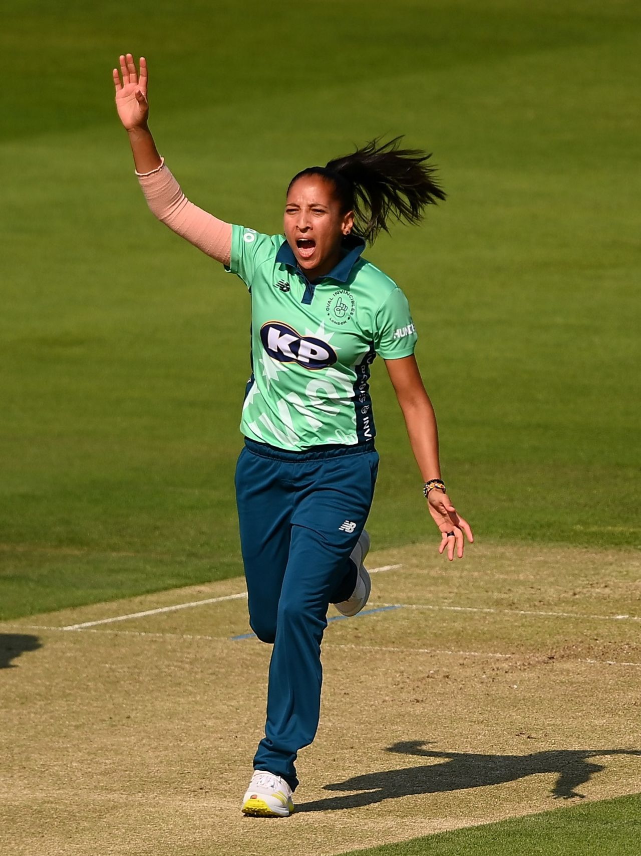 Shabnim Ismail appeals, London Spirit vs Oval Invincibles, women's Hundred, Lord's, August 27, 2022