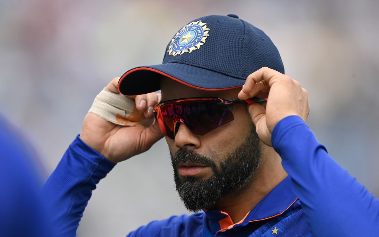Virat Kohli gets ready to go out to the field, Manchester, July 17, 2022