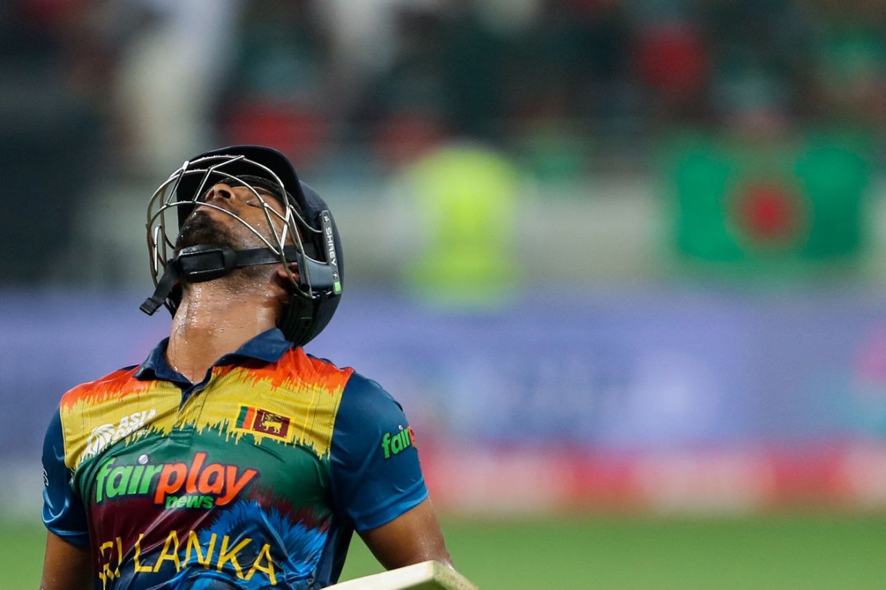 Dasun Shanaka is disappointed at getting out, Bangladesh vs Sri Lanka, Men's T20 Asia Cup, Dubai, September 1, 2022