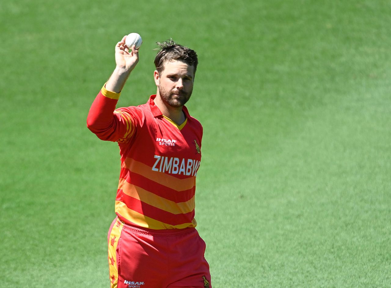 Ryan Burl walks off after his rapid five-wicket haul, Australia vs Zimbabwe, 3rd ODI, Townsville, September 3, 2022