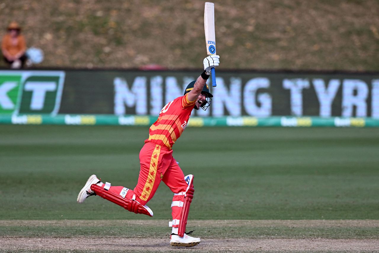 Brad Evans celebrates the winning runs, Australia vs Zimbabwe, 3rd ODI, Townsville, September 3, 2022