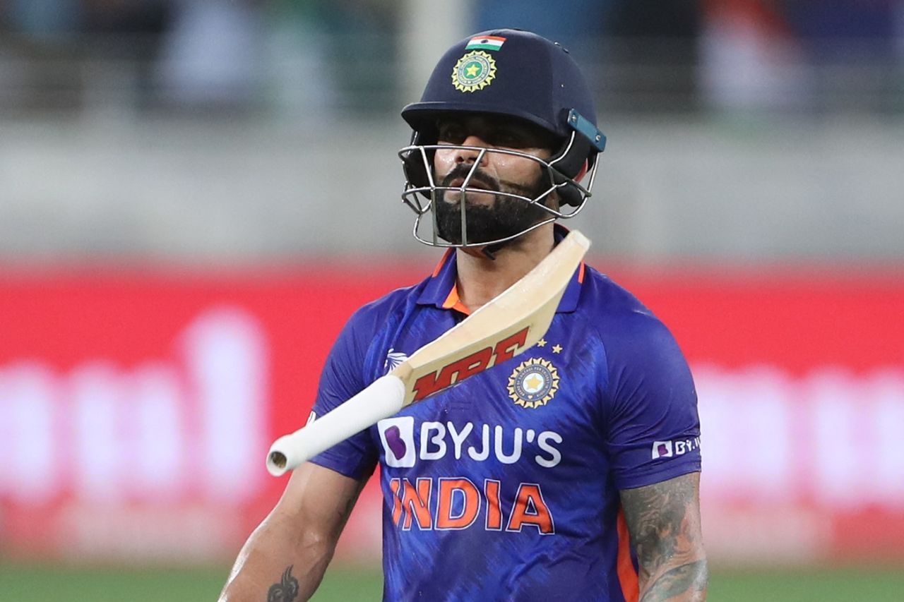 Virat Kohli walks back after his dismissal, India vs Pakistan, Asia Cup, Dubai, September 4, 2022