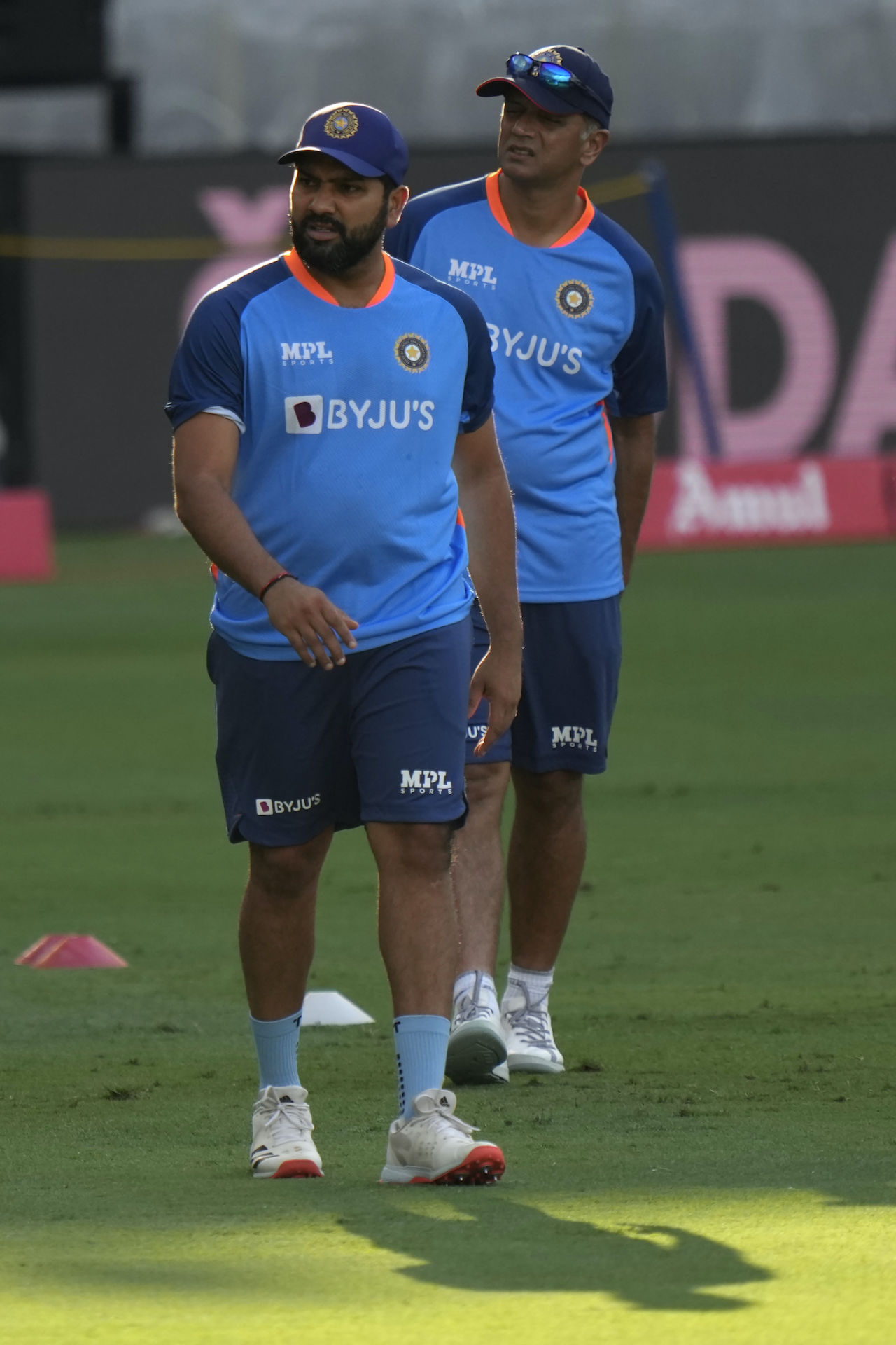 Rohit Sharma and Rahul Dravid have a stroll ahead of the game, India vs Sri Lanka, Asia Cup, Dubai, September 6, 2022