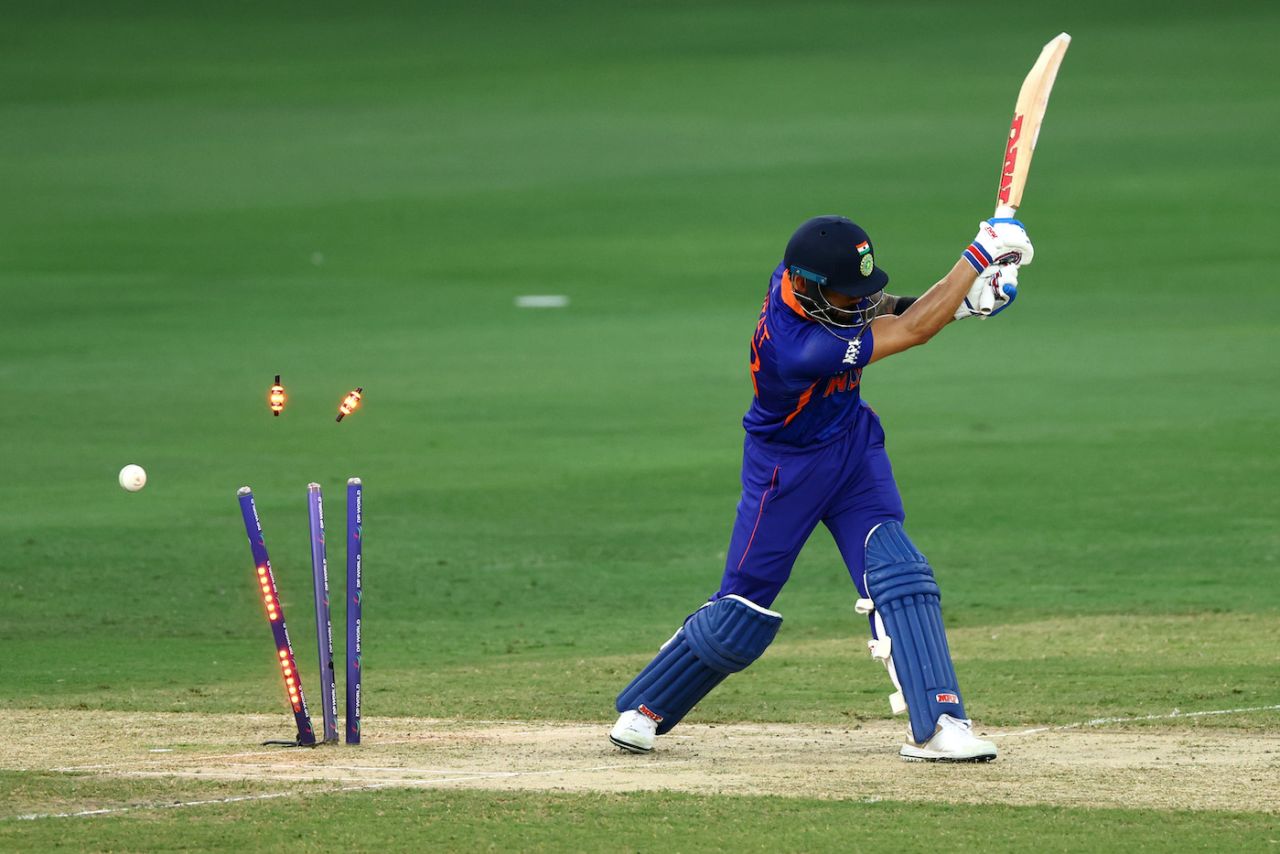 Virat Kohli gets knocked over by Dilshan Madushanka, India vs Sri Lanka, Asia Cup, Dubai, September 6, 2022
