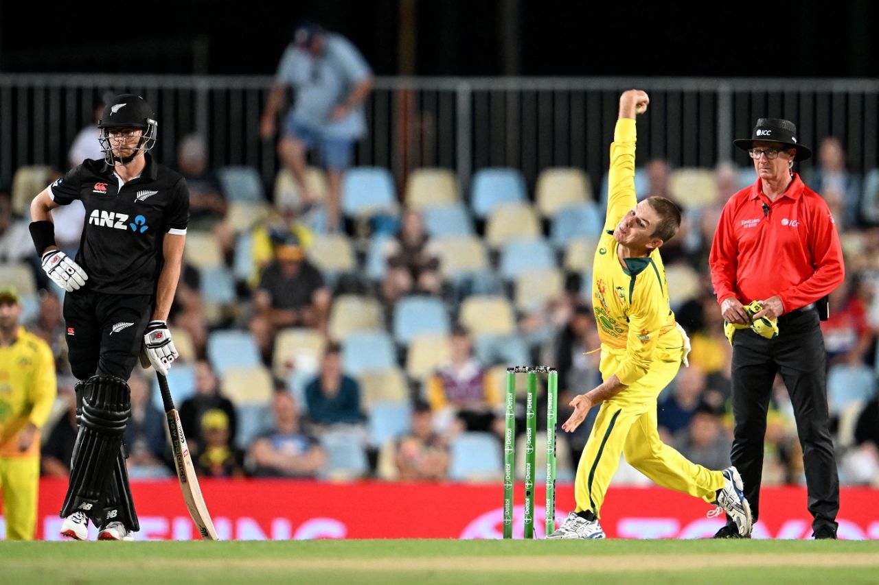 Adam Zampa bowls one from the back of the hand, Australia vs New Zealand, 2nd ODI, Cairns, September 8, 2022