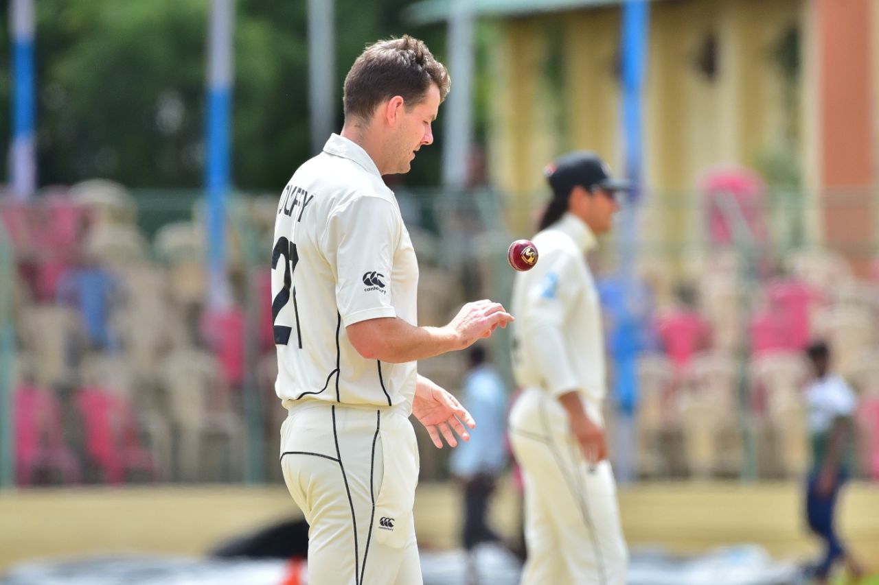 Jacob Duffy gets ready to bowl, India A vs New Zealand A, 2nd unofficial Test, Hubballi, 2nd day, September 9, 2022